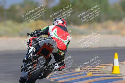 media/Sep-25-2023-Moto Forza (Mon) [[81ffa65e0a]]/B-C Group/Session 4 (Turn 2 Backside)/